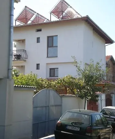 Ilona House * Pavel Banya
