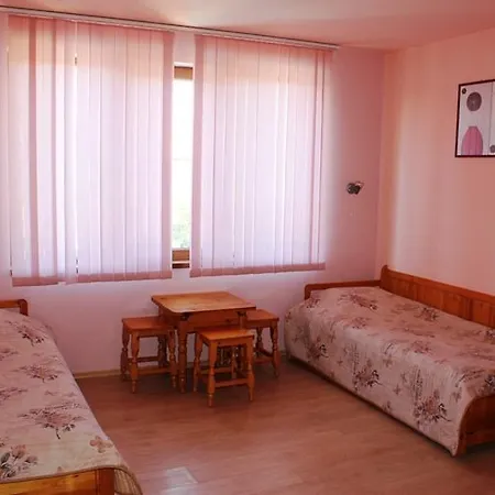 Ilona House Guest house *