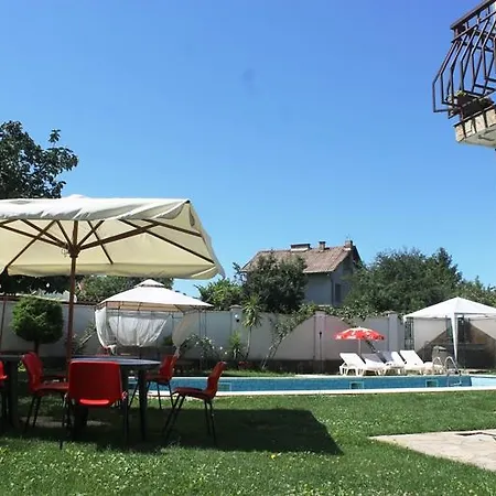 Ilona House Guest house *
