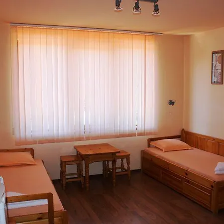 Ilona House Guest house *