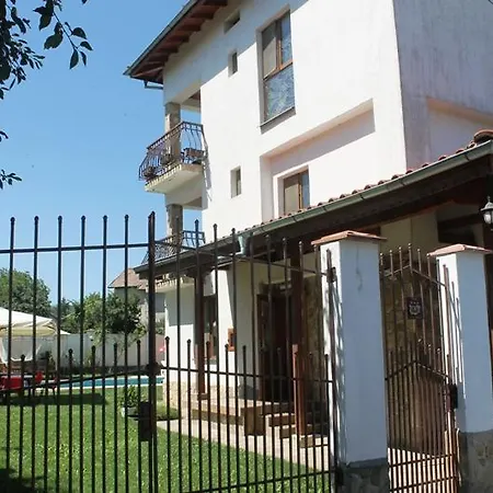 Ilona House